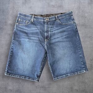 Wrangler Authentics Men’s Size 40 Blue Dark Wash Denim Jean Shorts Jorts J6